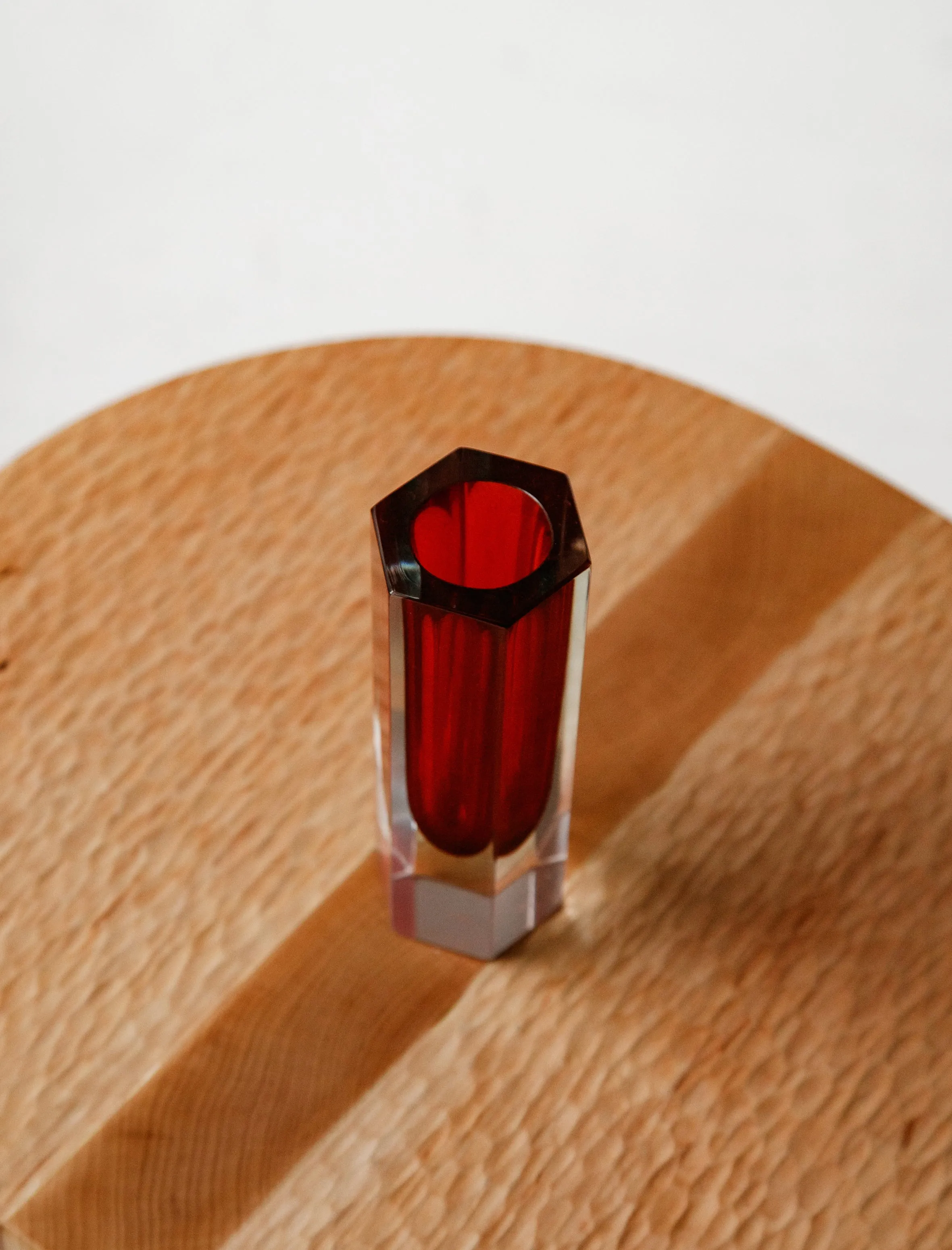 Seguso Cut Octagonal Vase Red   Sky